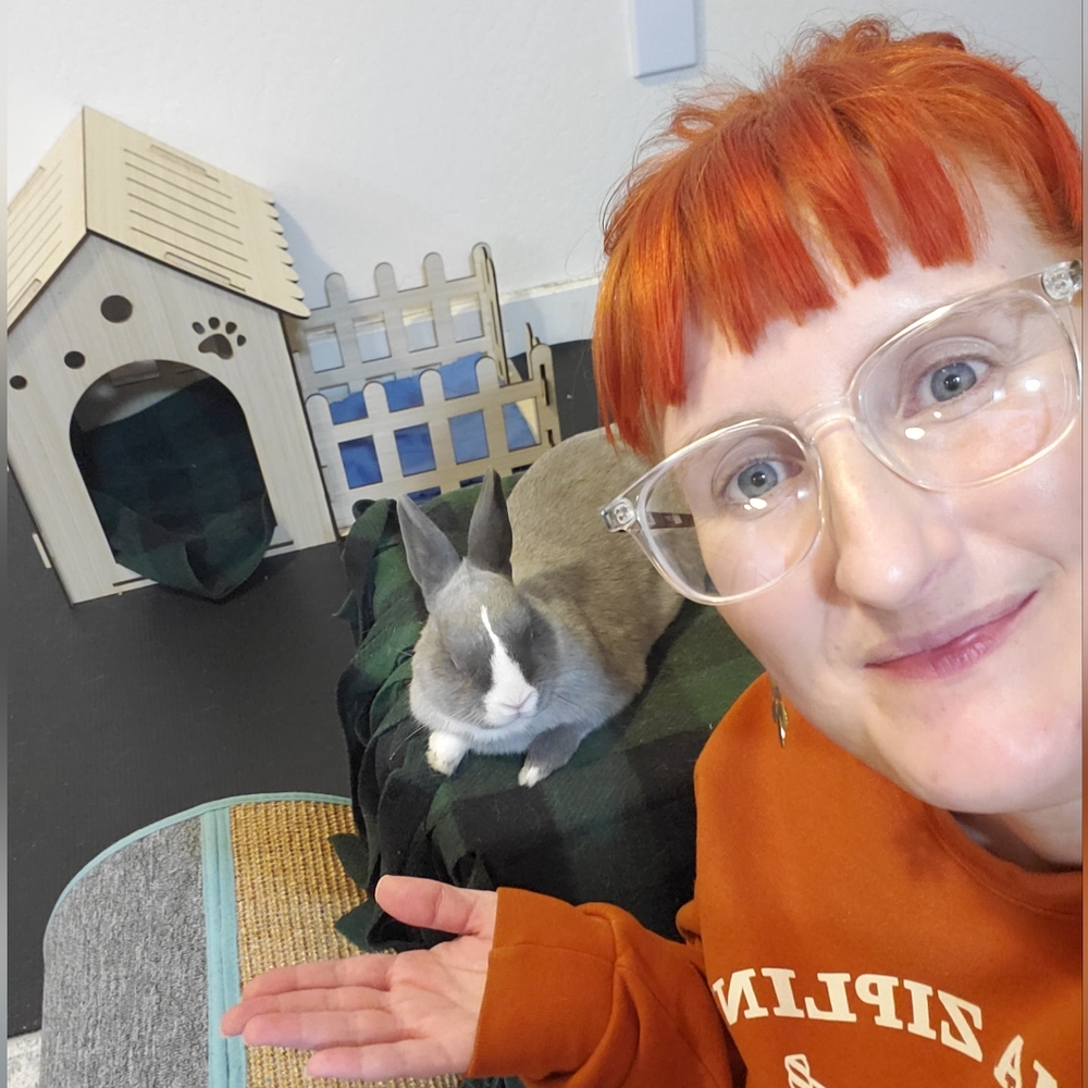 Meet your Posher, Alexis